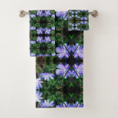 Blue Wild Chicory Flowers Pattern Bad Handdoek (Insitu)