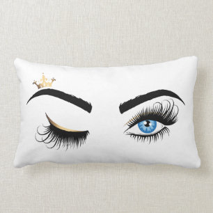Blue Wink Eyes Long Lashes Crown Kussen