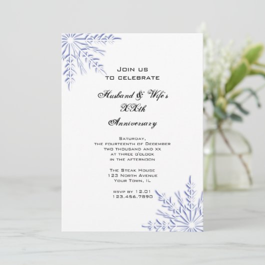 Blue Winter Snowflakes Anniversaire Invitation de  (Debout devant)