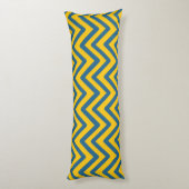 Blue Yellow Retro Chevron Pattern Lichaamskussen (Achterkant (Verticaal))