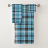 Blue Yellow Tartan Towel – Cozy Gift for Men (En situation)