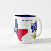Bluebonnets texans sur Mug de café à deux tons bla (Devant droit)