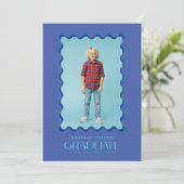 BlueS Photo 2025 Elementary Afstuderen Wavy Lijst Aankondiging (Staand voorkant)