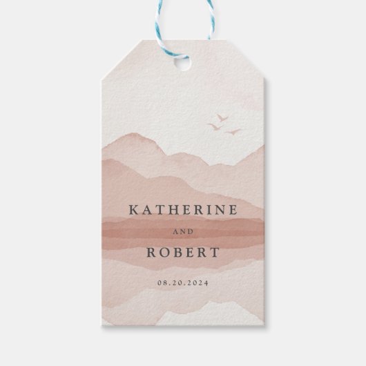 Blush bergketen landschap bruiloft monogram cadeaulabel (Voorkant)