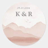 Blush bergketen landschap bruiloft monogram ronde sticker (Voorkant)