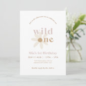 Blush Boho Daisy Floral First Birthday Invitation (Debout devant)