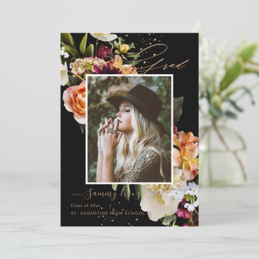 Blush Bourgogne Dark Moody Flowers Afstuderen Aankondiging (Staand voorkant)