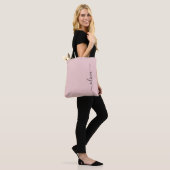 Blush Dusty Pink Girly Script Monogram Modern Draagtas (Op model)