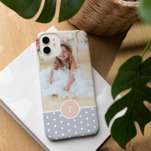 Blush en grijs Polka Dot Monogram & Foto iPhone 16 Hoesje