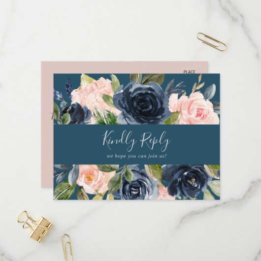 Blush en Navy Blue Song Request RSVP Briefkaart (Voorkant / Achterkant in situ)