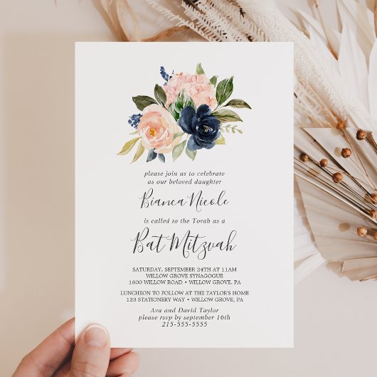 Blush en Navy Flowers | White Bat Mitzvah Kaart
