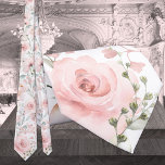 Blush Eucalyptus Garden Cravate de mariage<br><div class="desc">Un luxueux cravate fleuri à l'aquarelle rose et argentée de jardin à l'eucalyptus,  avec des fleurs peintes à l'aquarelle de pivoines en fleur avec l'escalade de la vigne d'eucalyptus en arrière - plan. Cette cravate mariage à fleurs rose vif et verdoyante convient à toutes les occasions.</div>