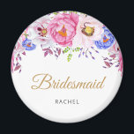 Blush Floral Bridesmaid Name Magnet<br><div class="desc">Célébrez votre fête de mariée avec cet élégant aimant pour femme d'honneur, avec des flancs d'eau rose et bleu sur un arrière - plan blanc immaculé. L'écriture dorée "Bridesmaid" jumelée à un nom personnalisé en fait une tenue attentionnée pour votre mariage ou cadeau de douche nuptiale. Une belle faveur pour...</div>