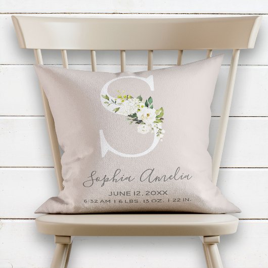 Blush Floral Letter S Monogram Baby Birth Stats Kussen