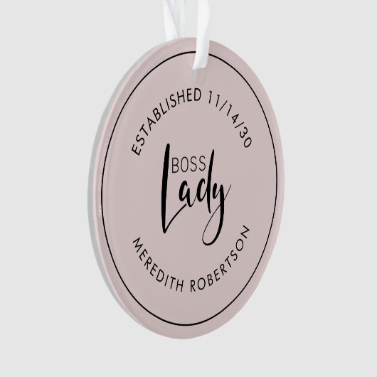 Blush Pink Boss Lady Logo Vastgestelde datum Ornament (voorkant)