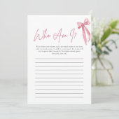 Blush Pink Bow Qui Suis-Je Carte De Jeu Fête des m (Debout devant)