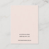 BLUSH PINK BURGUNDY PROTEA FLORAL EARRING DISPLAY VISITEKAARTJE (Achterkant)