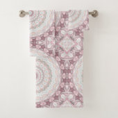 Blush Pink en Mint Mandala Patroon Ontwerp Bad Handdoek (Insitu)