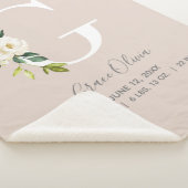 Blush Pink Floral Letter G Baby Script Birth Stats Sherpa Deken (3/4)