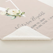 Blush Pink Floral Letter V Baby Script Birth Stats Sherpa Deken (3/4)