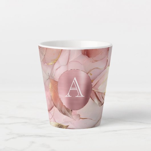 Blush Pink Gold Leaves Monogram Latte Mok (Voorkant)