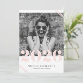 Blush Pink Modern Class of 2024 Foto Afstuderen Kaart (Staand voorkant)
