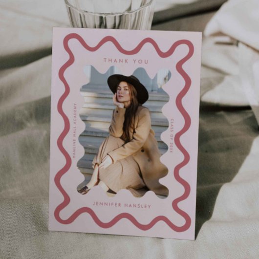 Blush Pink Squiggly Wavy Line Afstuderen Bedankt Aankondiging