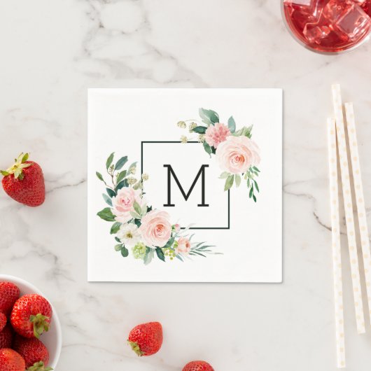 Blush Pink Waterverf Bloom Monogram Servet (Insitu)