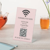 Blush Pink WiFi QR | Custom Network Access Display Reclamebord Met Voetstuk (Insitu)