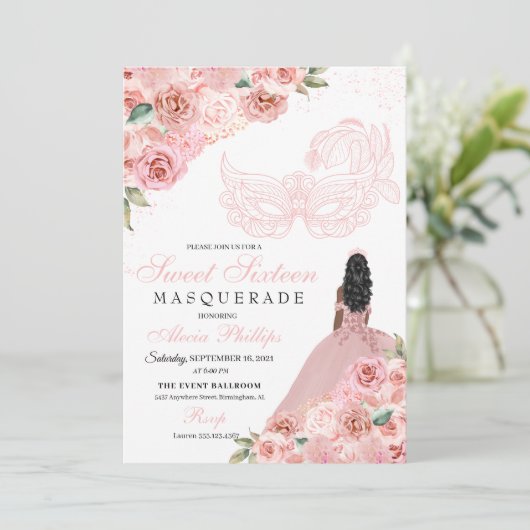Blush rose Floral Masquerade Sweet 16 Invitation (Debout devant)