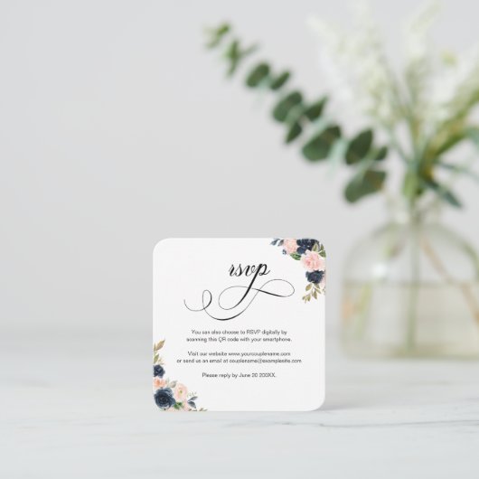 Blush rose & Navy Floral QR Code Mariage Carte RSV (Debout devant)