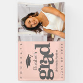 Blush roze afstuderen foto grijs pet vet modern spandoek (Verticaal)