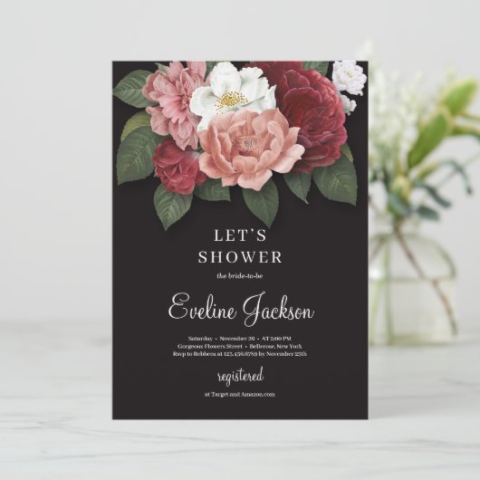 Blush roze bloem op zwarte achtergrond uitnodiging (Staand voorkant)