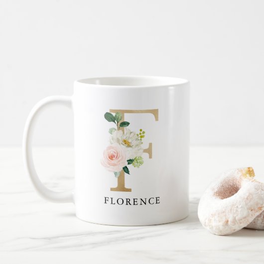 Blush Roze Bloemen & Gouden Letter F Monogram Koffiemok (Met donut)