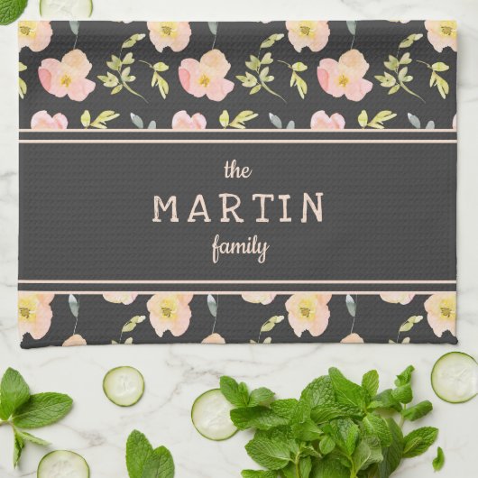 Blush roze bloemen zwarte aangepaste naam theedoek (Gevouwen)