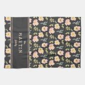 Blush roze bloemen zwarte aangepaste naam theedoek (Horizontaal)