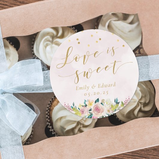 Blush roze bloemenbruiloft gunst liefde is zoet ronde sticker