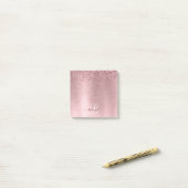 Blush Roze geborsteld metaal Glitter Monogram Naam Post-it® Notes (Op bureau)