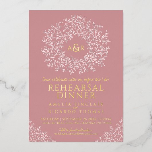 Blush roze goud monogram bruiloft repetitie diner folie uitnodiging (Voorkant)