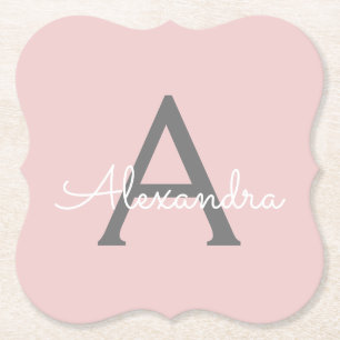 Blush roze grijze moderne meisjesmonogram kartonnen onderzetters