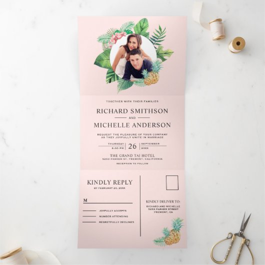 Blush roze groene palmbladeren krans foto bruiloft drieluik uitnodiging (Binnen)