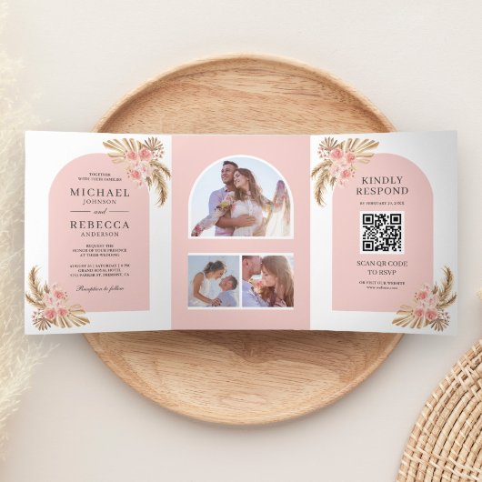 Blush roze rozen Boho Pampas Arch QR Code Weddensc Drieluik Uitnodiging