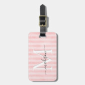 Blush Roze Streep Girly Script Monogram Bagagelabel (Voorkant verticaal)