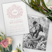 Blush stoffige roze hand getekende cirkel van blad kaart