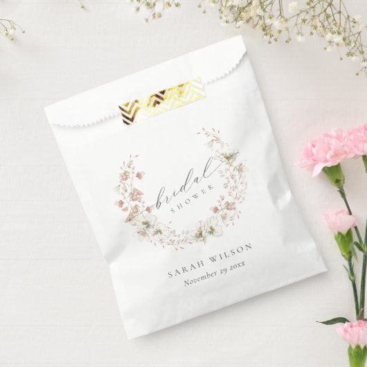 Blush White Meadow Floral Wreated Vrijgezellenfees Bedankzakje (Gezegeld)