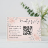 Blushing Vows QR Code Wedding RSVP Card Kaartje (Staand voorkant)