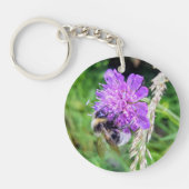 Blütenglück am Schlüsselbund – Hummel auf Skabiose Sleutelhanger (Voorkant)