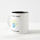 Bluzkat sur la tasse de note (Devant gauche)