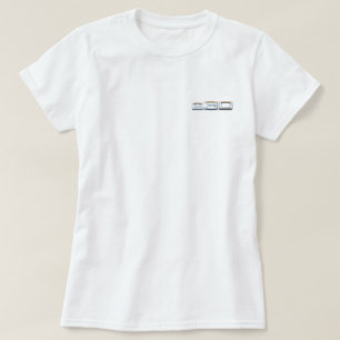 BMW E30 sedan en badge T-shirt