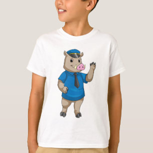 Boar als politieagent met pet van politie t-shirt
